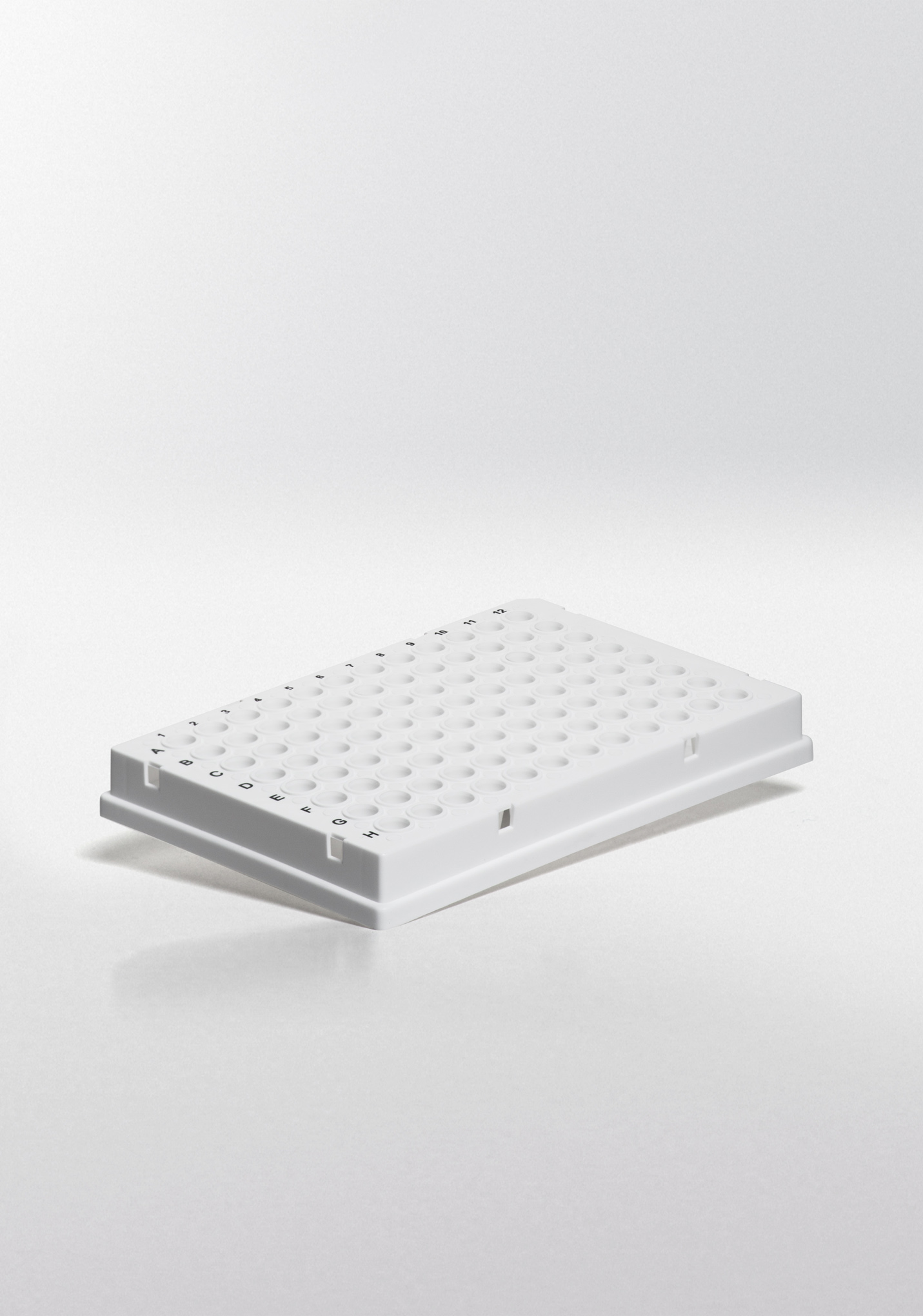 PCR plate 96 wells 0.2 ml low profile full skirt white PP