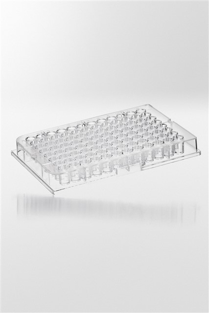 Mikrotiterplader klar PS 96 brønde F-form 300 µl. Steril R. Max 4.500g.