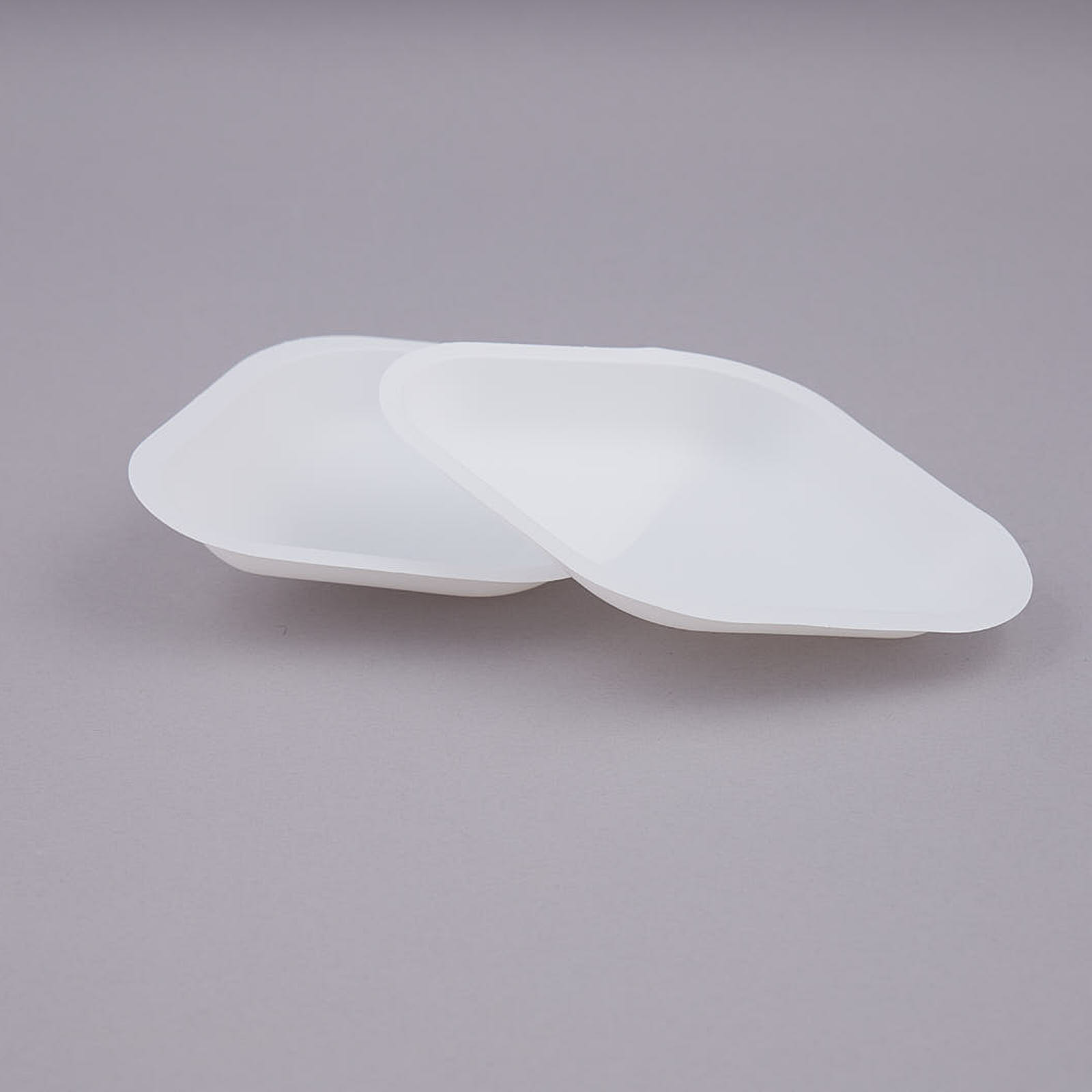 Weighing dishes PS 100 ml diamant shaped white  96 x 134.5 x 18.5 mm. antistatic