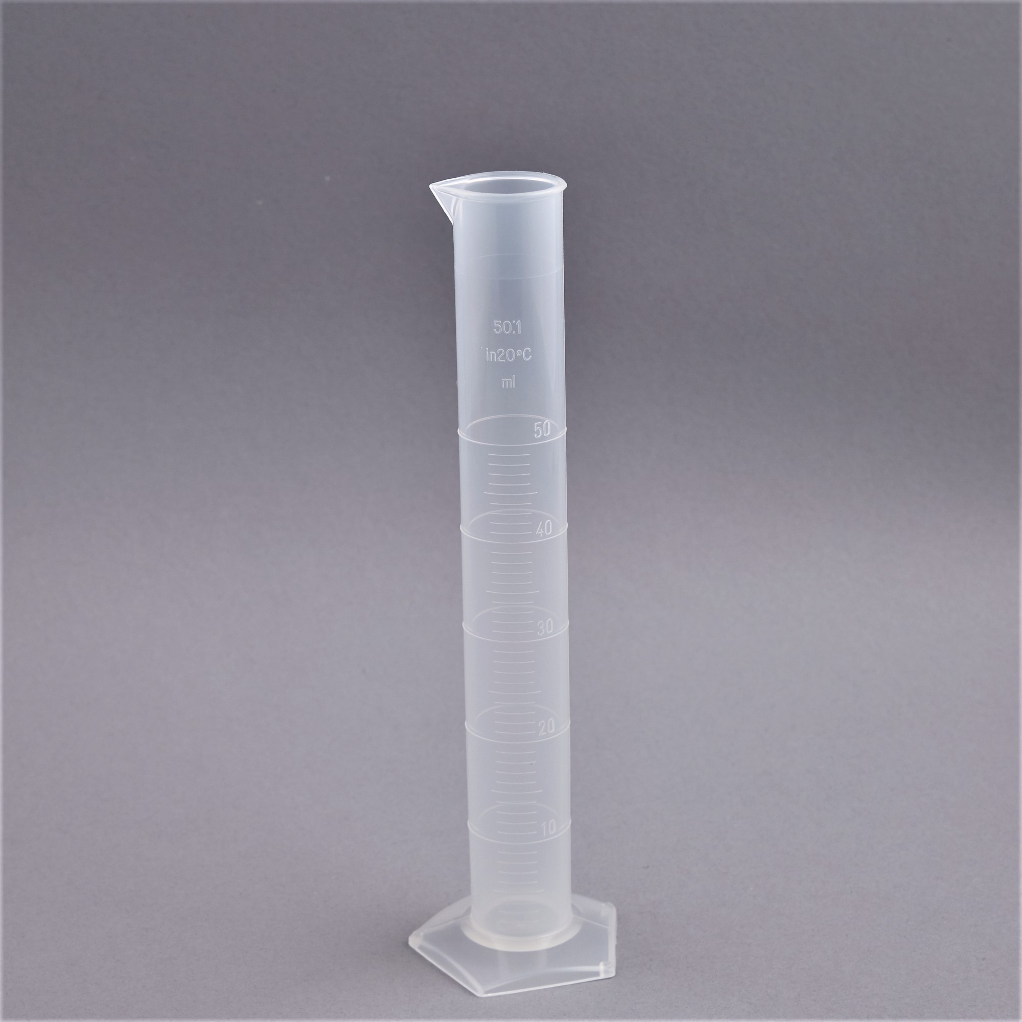 Målecylinder PP 50 ml  med 10 ml/1.0 ml inddelinger. Autoklaverbar op til 121°C
