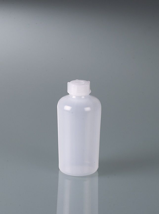 Tall-form bottle, LDPE transparent, 250 ml, w/ cap