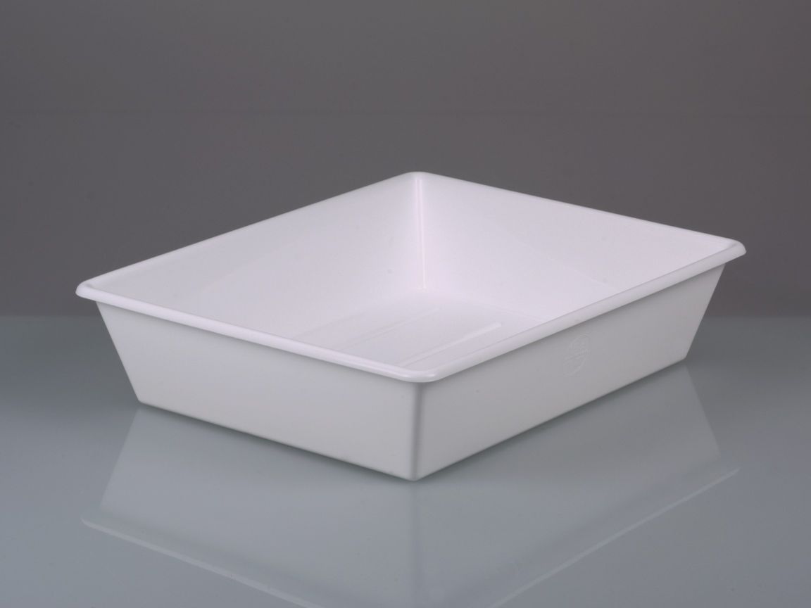 Laboratory tray, PP white, in. LxW 300x400, 10l