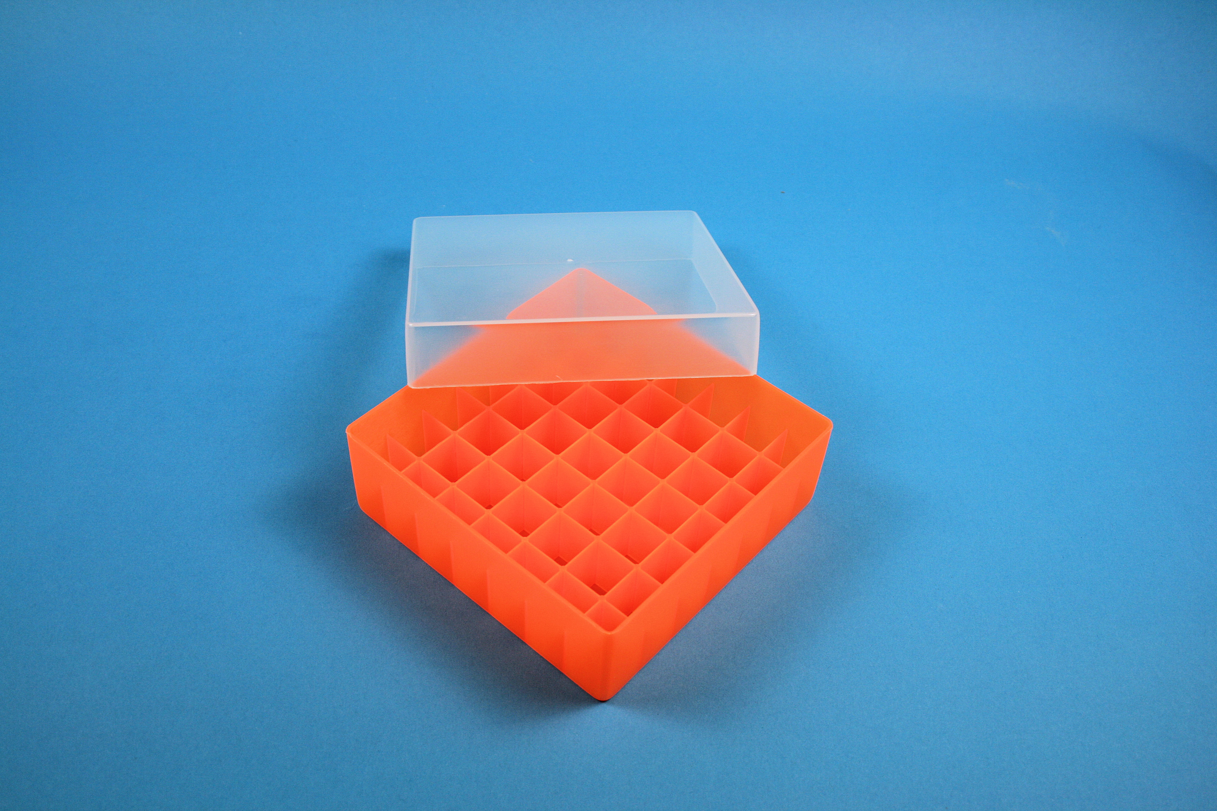 Frysekasse, 130x130mm var.,49 hl. á 16,5mm, neonor