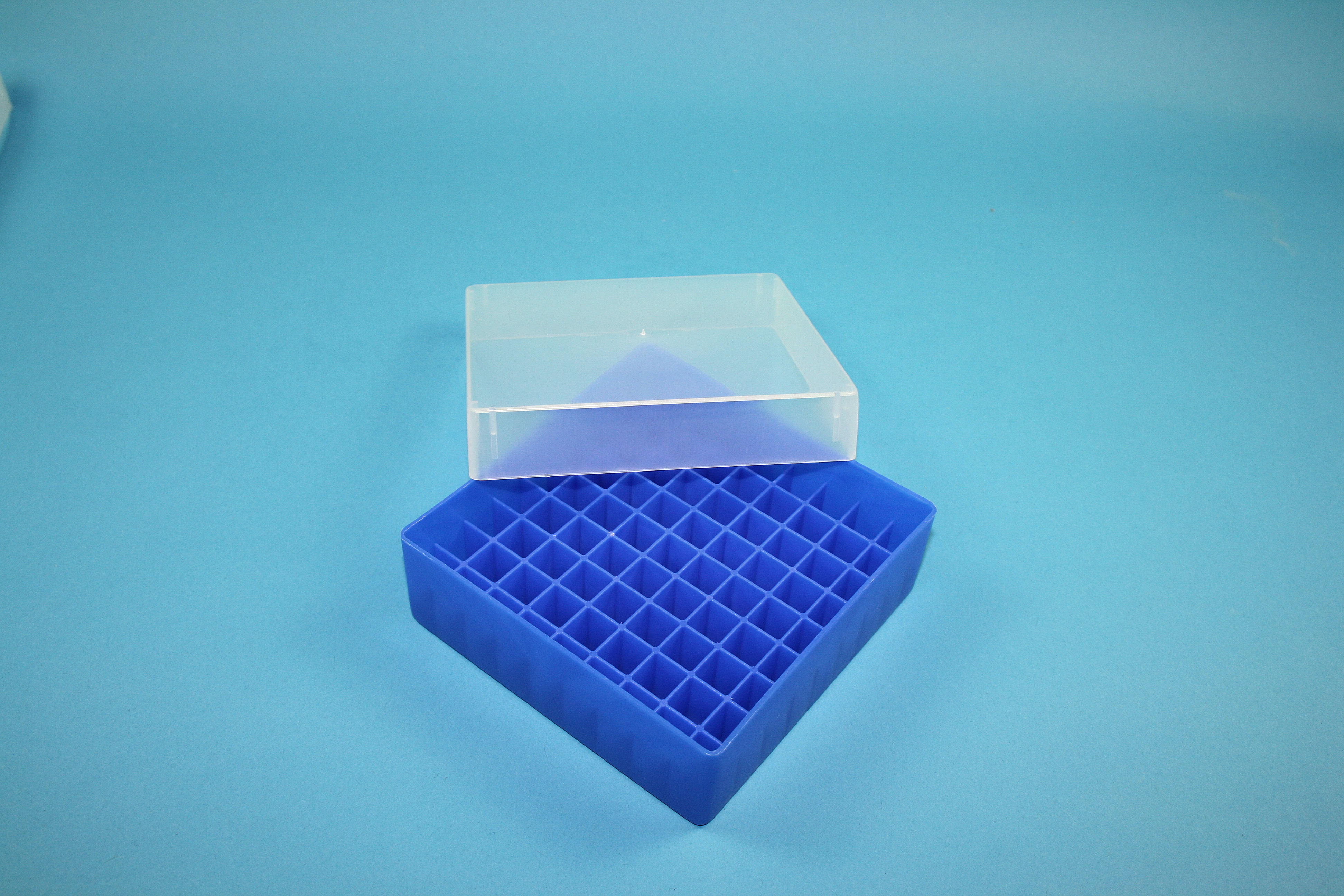 Cryo box, 130x130x52mm, 7x7 holes, neonblue