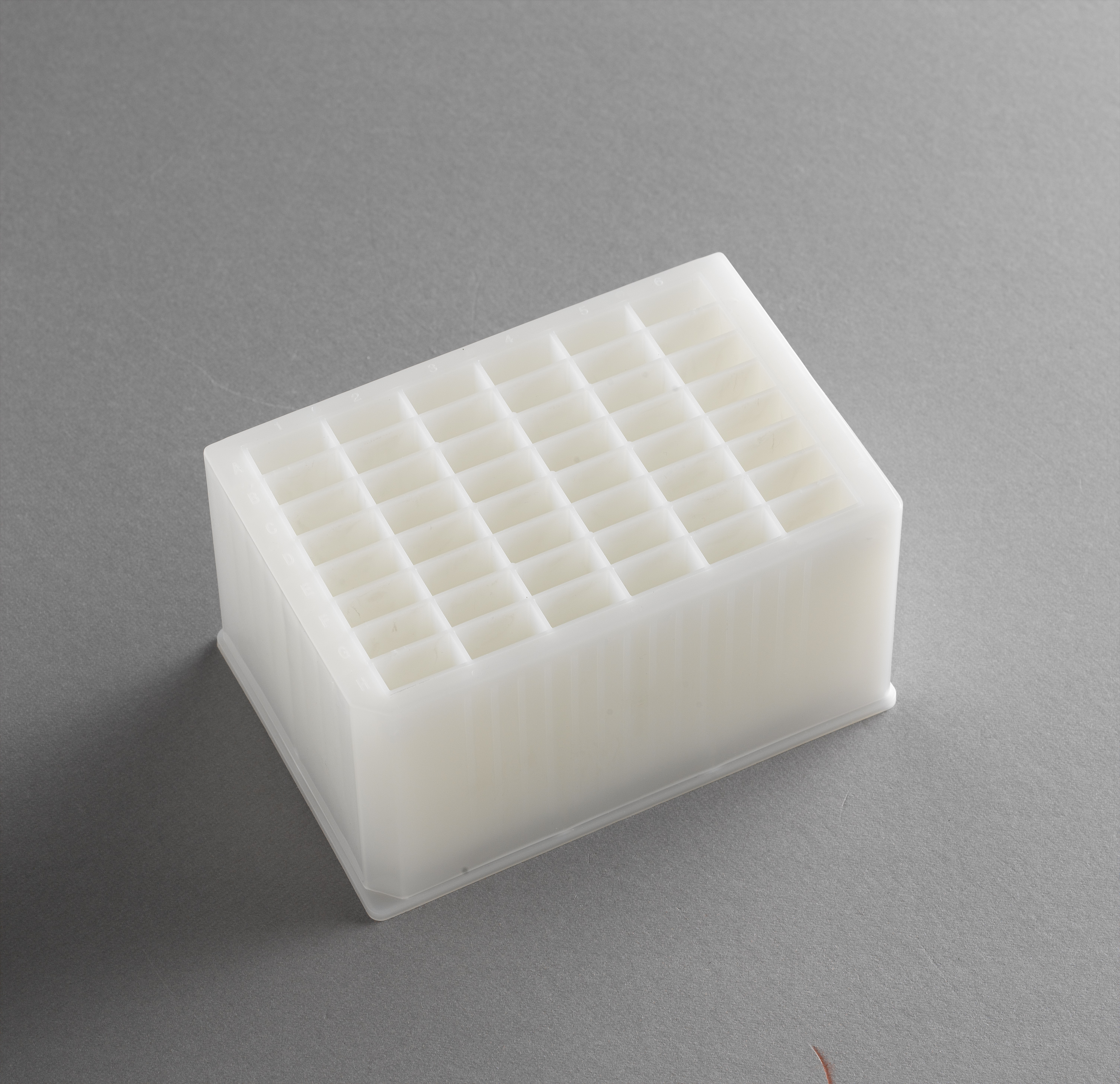 48 Rectangle well, 7ml / well PP, 25 pcs